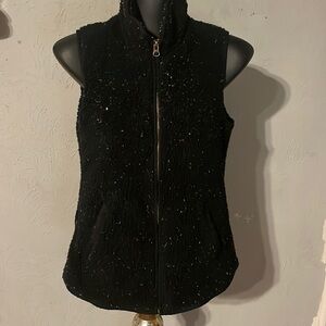 XS Old Navy black insulated sleeveless lined flared hem sweater vest jacket